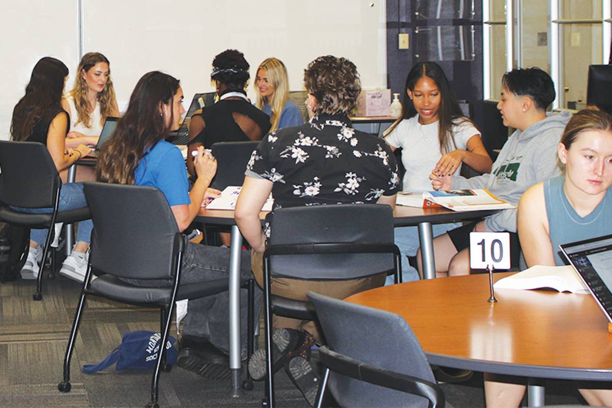 Students in the Shell Tutorial Center