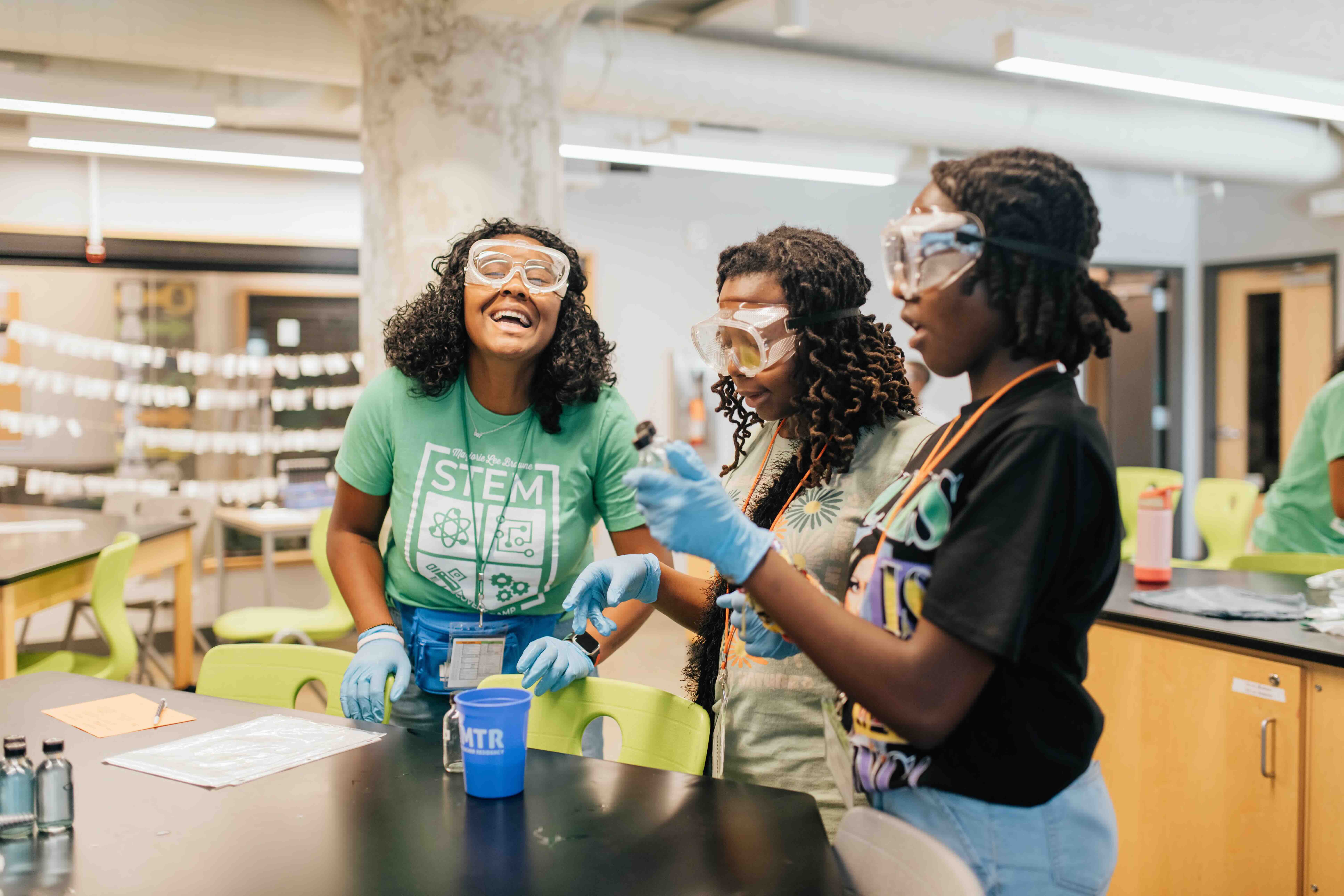 Tailenn Fungcharoen-McCray and students